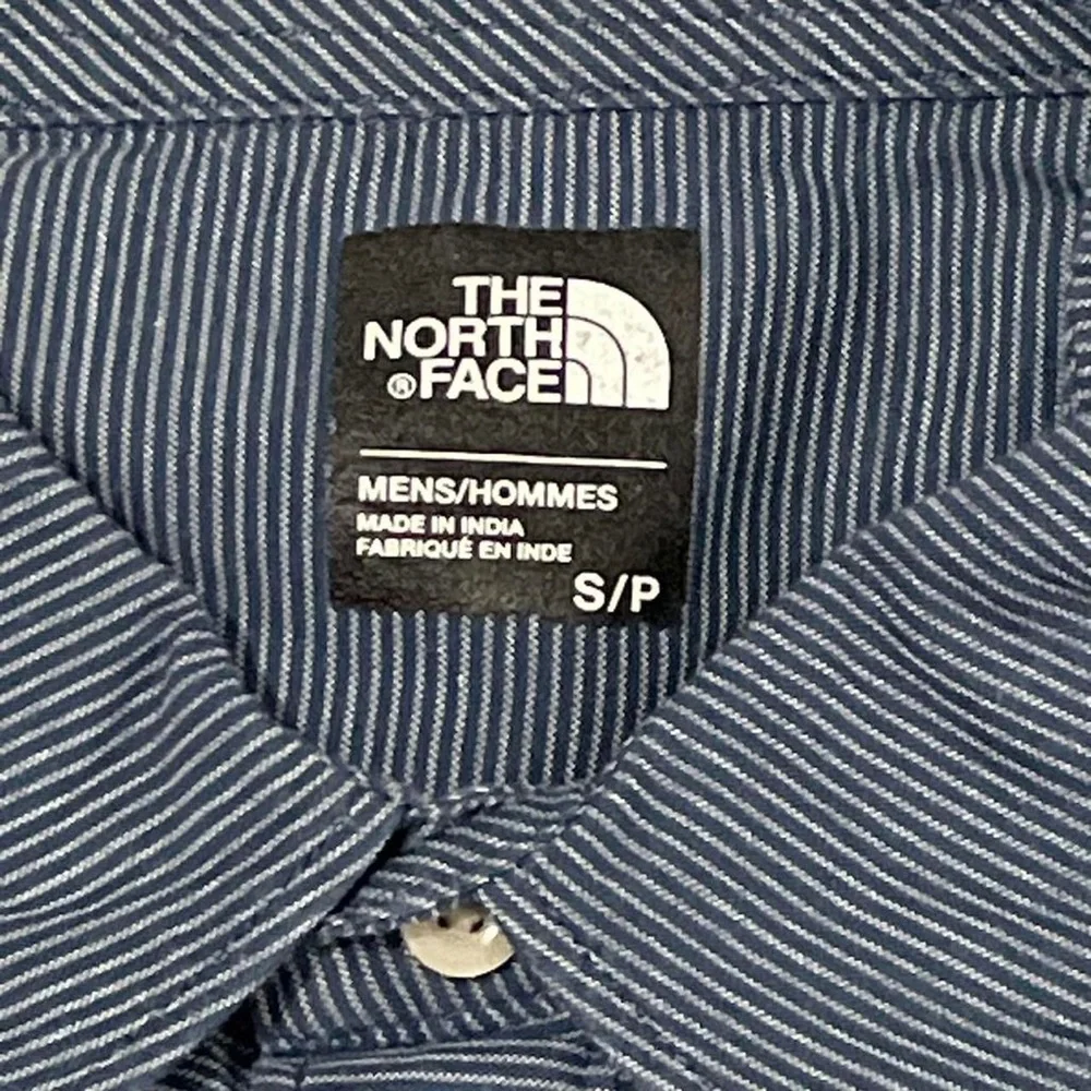 The North Face Men’s Short Sleeve Button Down Shirt Small Blue Striped Pocket